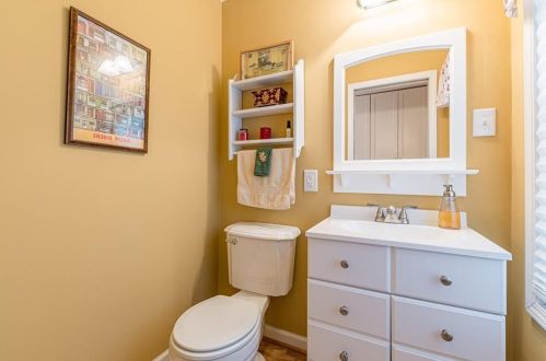 1714 Belle Isle Cir, Atlanta GA 30329-2527 exterior