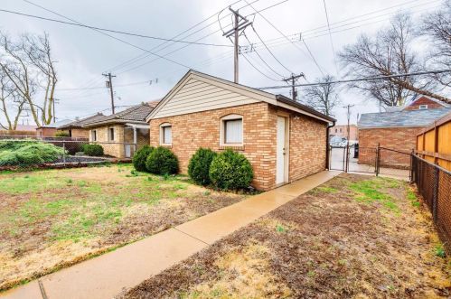 6467 Devonshire Ave, Saint Louis MO 63109-2504 exterior