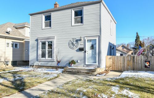 3674 Lenox St, Milwaukee, WI 53207-3471