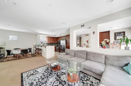 15231 Calverton Way, Tustin CA  92782-1737 exterior