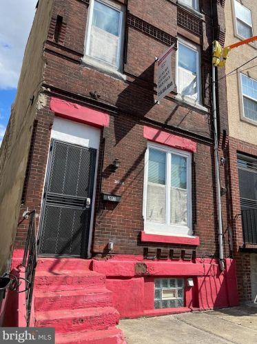 2017 16th St, Philadelphia, PA 19121-2336