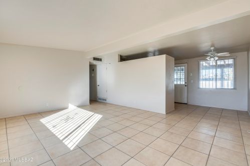 5209 25 St, Tucson AZ 85711-5912 exterior