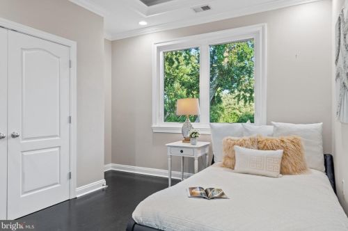 1645 Kirby Rd, Mc Lean VA  22101-3240 exterior