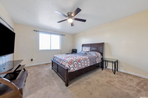 7529 Springbrook Dr, Taylorsville UT 84084-3654 exterior