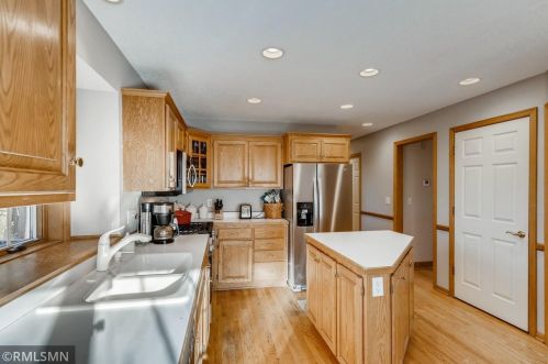 5479 Jenni Ln, Saint Paul MN 55110-5776 exterior