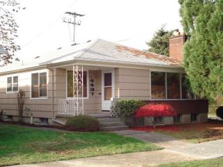 4437 63 Ave, Portland OR  97206-7407 exterior