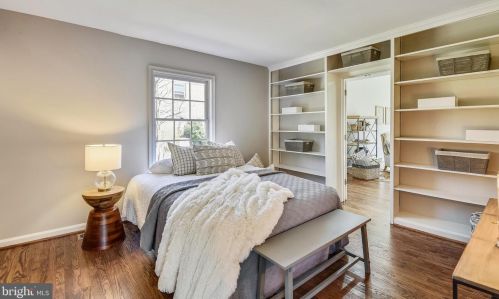 4206 Mt Vernon Memorial Hwy, Alexandria VA 22309-2809 exterior