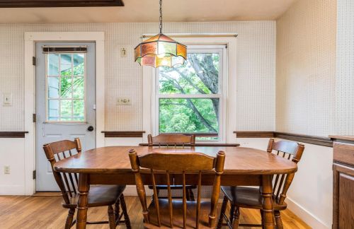 374 Washington St, Dover NH 03820-3635 exterior