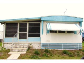 6314 Connecticut St, Zephyrhills, FL 33542-2722