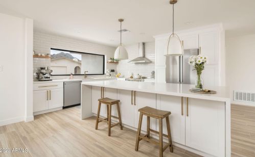 9052 29th St, Phoenix AZ  85028-5302 exterior