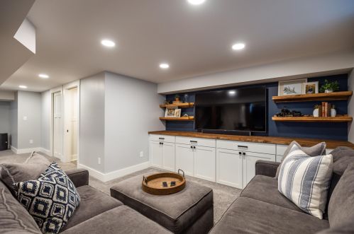 130 85, Milwaukee WI 53214-2963 exterior