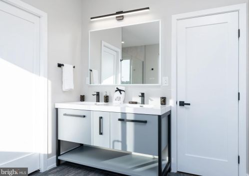 1308 Hancock St, Philadelphia PA 19148-4724 exterior