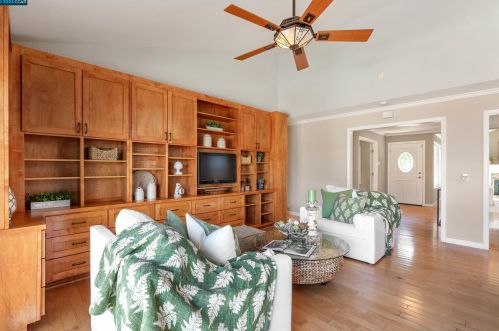 3517 Torino Way, Concord CA 94518-2238 exterior