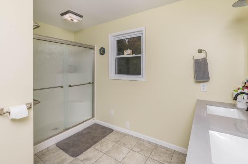 5228 E Ave, Kalamazoo MI 49009-9006 exterior