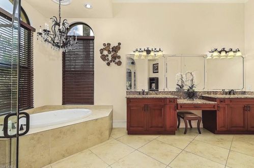 2832 Coco Lk Dr, Naples FL 34105-4514 exterior