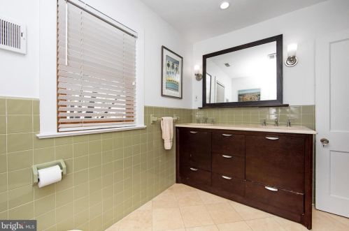 139 Marne Ave, Tavistock NJ 08033-1444 exterior