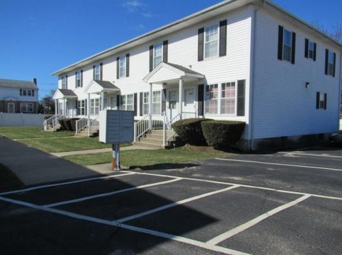 1156 Hartford Ave, Providence RI 02919-7111 exterior