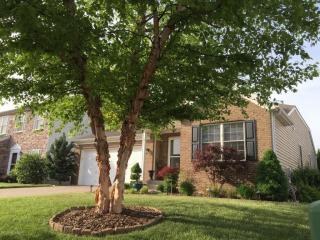 10343 Arbor Oak Dr, Louisville, KY 40229-1367