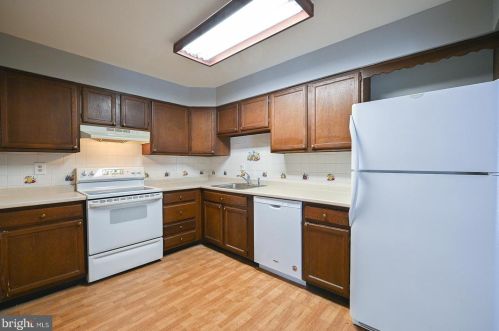 27 Providence Frg Rd, Limerick PA 19468-2905 exterior