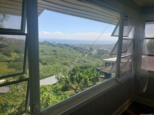 1753 Iwi Way, Honolulu, HI 96816-3826