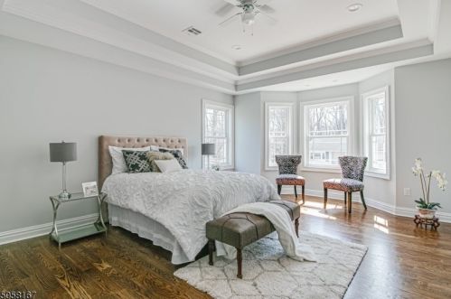 20 Linda Ln, Clark NJ  07066-2631 exterior