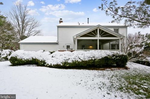 17201 Founders Mill Dr, Rockville, MD 20855-2533