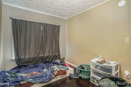 2427 Woodward Ave, Wyoming MI exterior