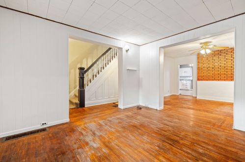 38 Minooka St, Pittsburgh PA 15210-3503 exterior