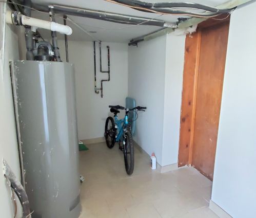 6219 Nagle Ave, Chicago IL 60638-4207 exterior