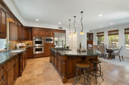 10723 Plumas Way, Tustin CA  92782-4305 exterior