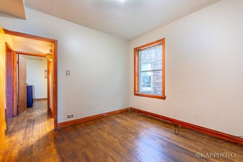 7728 East End Ave, Chicago IL 60649-4909 exterior