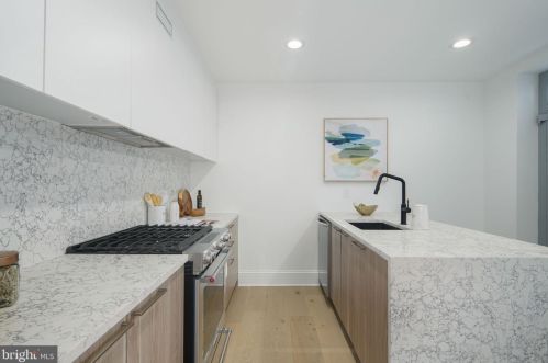 758 Front St, Philadelphia PA 19147-3523 exterior