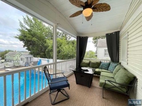 58 Hackensack St, East Rutherford NJ 07073-1415 exterior