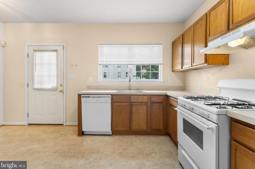 1813 Tobias Dr, Washington DC 20020-2955 exterior