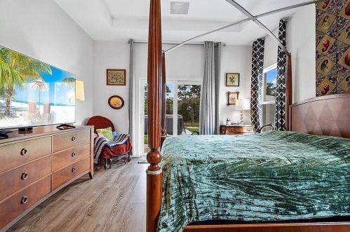 294 Ridgecrest Dr, Fort Pierce FL  34953-8303 exterior