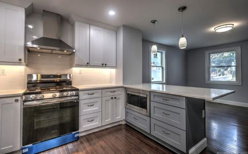 27 Myrtle St, Norwalk CT 06855-1314 exterior