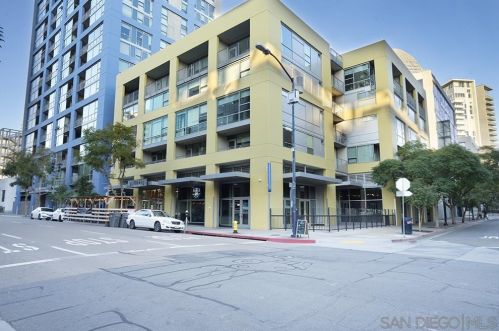 321 10th St, San Diego, CA 92118-2703