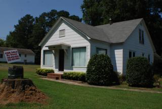 1115 Nelson St, Dalton, GA 30721-3925