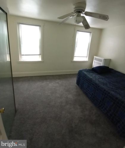 2824 10 St, Chester PA 19013-1605 exterior