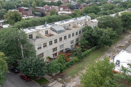 2246 Lakewood Ave, Chicago IL 60614-3629 exterior