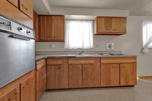 105 Greenlea Dr, Moon Twp, PA 15108-2609