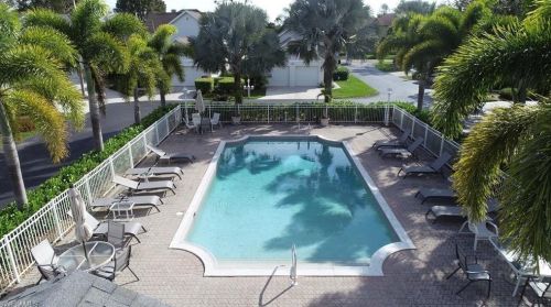 3149 Carriage Cir, Naples FL 34105-2700 exterior