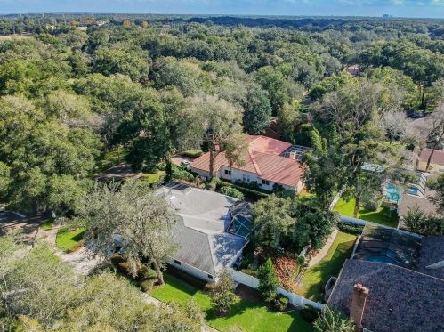 11506 Louvre Pl, Tampa FL 33617-2447 exterior