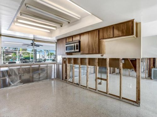 1660 Sandpiper St, Naples FL 34102-0005 exterior