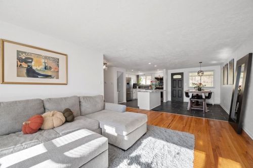 1300 Blue Jay Dr, Pittsburgh PA  15243-1206 exterior