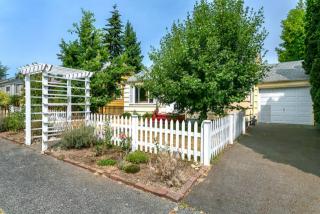6036 41st Ave, Seattle, WA 98136-1606