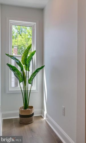 211 Douglas St, Washington DC  20002-1031 exterior