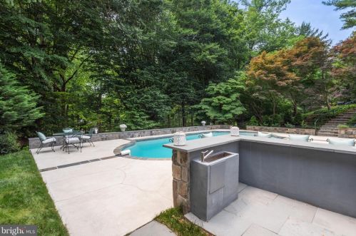 11008 Stanmore Dr, Rockville MD exterior