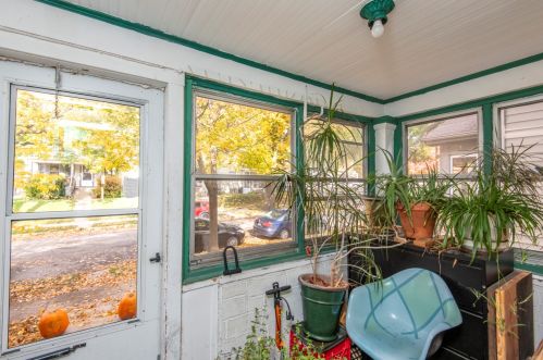 325 Montana St, Milwaukee WI 53219-3077 exterior