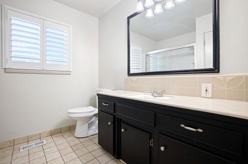 1861 Denair Ave, Turlock CA 95382-1815 exterior